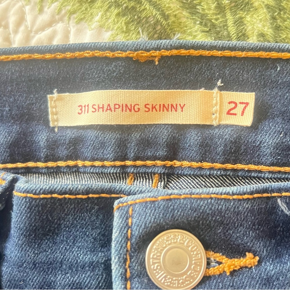 Levi's Women's Straight Leg Jeans - Dark Blue Wash - Picture 8 of 9